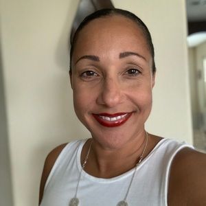 Meet your Posher, Rolanda